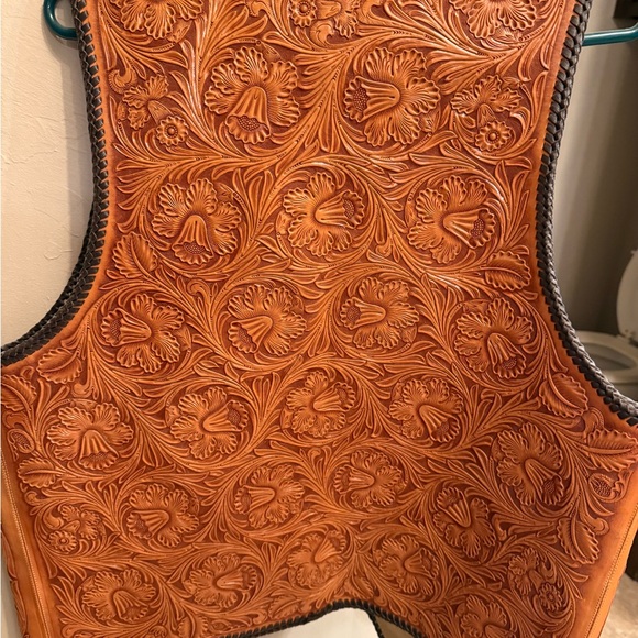 JB Designs (El Paso, TX) fully hand-tooled, leather-laced Brown Leather Vest - Picture 6 of 6